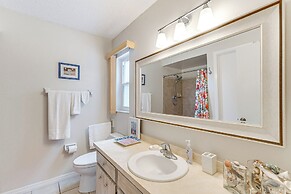 Pet-friendly Home w/ Pool, Close to Venice Beaches