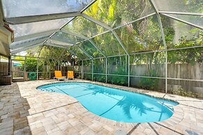 Pet-friendly Home w/ Pool, Close to Venice Beaches