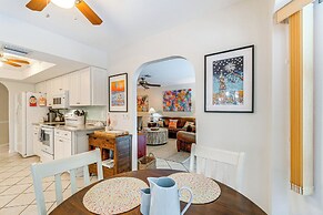 Pet-friendly Home w/ Pool, Close to Venice Beaches