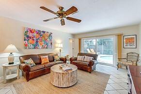 Pet-friendly Home w/ Pool, Close to Venice Beaches