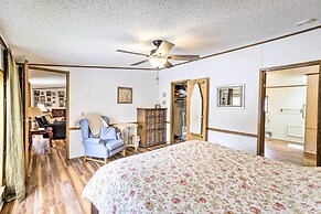 Rustic Family Home + Acreage ~ 20 Mi Hocking Hills