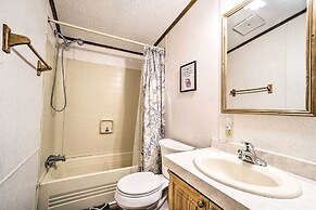 Rustic Family Home + Acreage ~ 20 Mi Hocking Hills