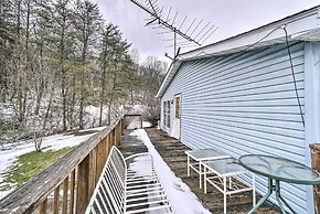 Rustic Family Home + Acreage ~ 20 Mi Hocking Hills