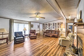 Rustic Family Home + Acreage ~ 20 Mi Hocking Hills