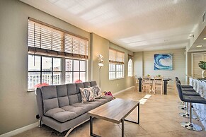Coastal Clearwater Condo: Half Mile to Beach!