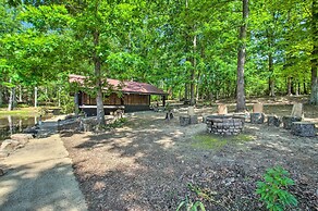 Charming Lakefront Cabin: Fish, Hike & More!
