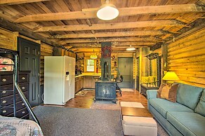 Charming Lakefront Cabin: Fish, Hike & More!