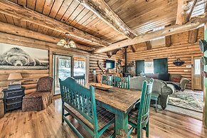 Charming Alto Cabin on 2 Acres w/ Large Porch