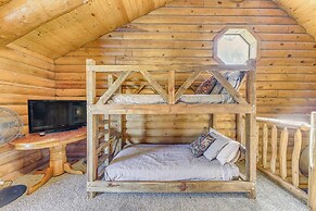 Cozy Alto Cabin on 2 Acres: Near Fishing & Skiing!