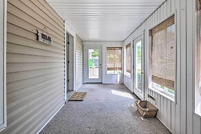 'the Shady Cottage' Millersburg Getaway w/ Deck