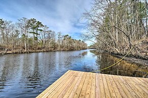 Burgaw Getaway w/ On-site River Access!
