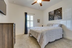 Chic Navarre Getaway w/ Large Yard: 4 Mi to Beach!