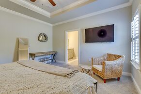 Chic Navarre Getaway w/ Large Yard: 4 Mi to Beach!