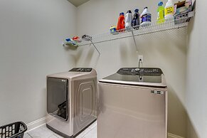 Chic Navarre Getaway w/ Large Yard: 4 Mi to Beach!