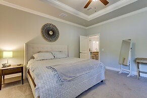 Chic Navarre Getaway w/ Large Yard: 4 Mi to Beach!