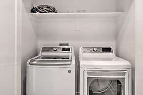 Modern-chic Provo Townhome 1 Mi to BYU Campus