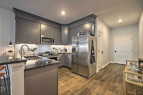 Single-story Condo < 1 Mile From Downtown!