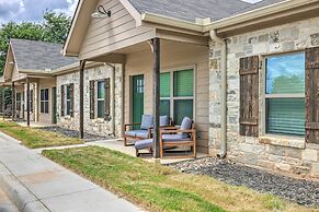 Single-story Condo < 1 Mile From Downtown!