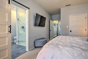 Single-story Condo < 1 Mile From Downtown!