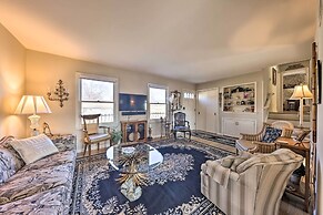 Cozy Kansas City Home w/ Yard - 9 Mi to Dtwn!