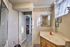 Cozy Kansas City Home w/ Yard - 9 Mi to Dtwn!