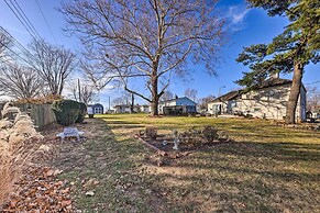 Cozy Kansas City Home w/ Yard - 9 Mi to Dtwn!