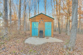 Stylish Creekside Cabin w/ Fire Pit Near Wineries