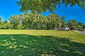 Hayesville Lake Getaway w/ Balcony & Mtn Views!