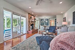 Hayesville Lake Getaway w/ Balcony & Mtn Views!