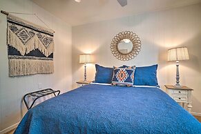 Hayesville Lake Getaway w/ Balcony & Mtn Views!