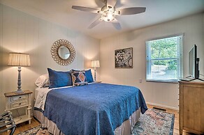 Hayesville Lake Getaway w/ Balcony & Mtn Views!