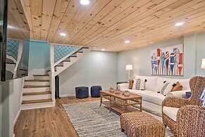 Hayesville Lake Getaway w/ Balcony & Mtn Views!