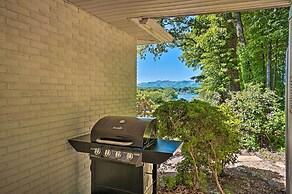 Hayesville Lake Getaway w/ Balcony & Mtn Views!