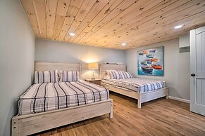 Hayesville Lake Getaway w/ Balcony & Mtn Views!