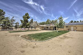 Spacious Lancaster Family Ranch - BBQ & Patio