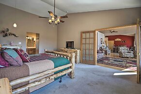 Mtn-view Cabin w/ Deck, 3 Mi to Cripple Creek!