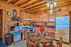 Quiet & Private Cabin ~ 5 Mi to Dale Hollow Lake!