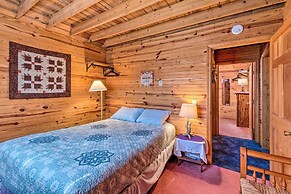 Quiet & Private Cabin ~ 5 Mi to Dale Hollow Lake!