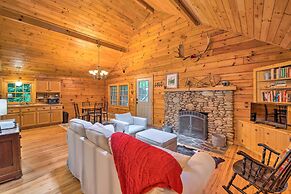 Secluded Waynesville Cabin: Deck, Grill & Fire Pit