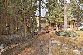 Rustic Western Home: Walk to Winchester Lake!