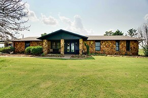 Spacious Country Home Near Ft Sill & Medicine Park