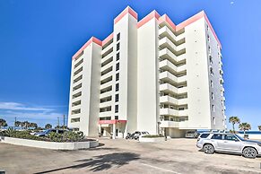 Luxe Oceanfront Condo w/ Pool, Beach Access + Gear