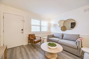 Updated Dtwn Naples Condo: Across From Beach!