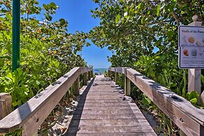 Updated Dtwn Naples Condo: Across From Beach!