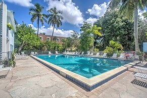 Updated Dtwn Naples Condo: Across From Beach!