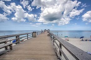 Updated Dtwn Naples Condo: Across From Beach!