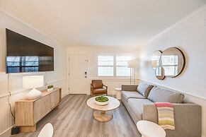 Updated Dtwn Naples Condo: Across From Beach!