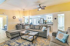 Walk to Ocean: Lovely Myrtle Beach Getaway!