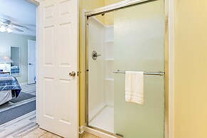 Walk to Ocean: Lovely Myrtle Beach Getaway!