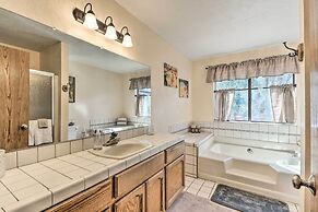 Rustic Groveland Home: Private Hot Tub, Deck & BBQ